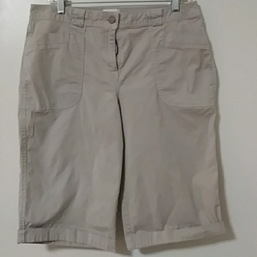 Chico's khaki walking shorts size 1
